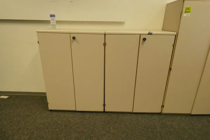 2x Sideboard, mit Inhalt Maße in cm ca. 80 x 45 x 115
